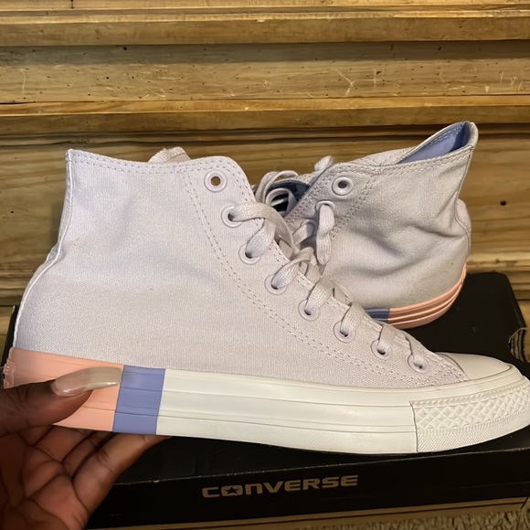 Converse - Picture 3 of 7